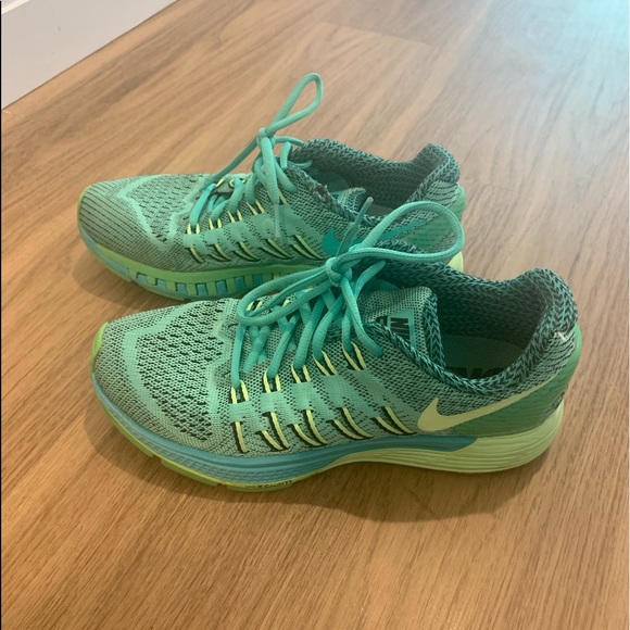 Nike Shoes - Nike sneakers air zoom odyssey